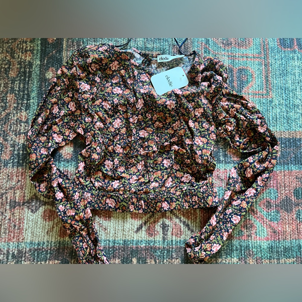 Elodie lightweight long sleeve crop top size small